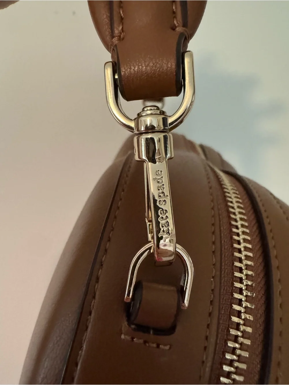 kate spade Brown & Cream Pretzel-Shaped Crossbody Bag with Mustard Packet Zipper - Picture 13 of 17